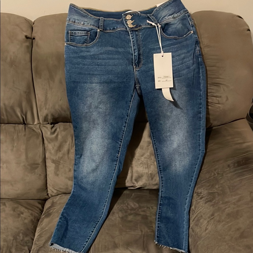 New- Womens Mid Rise Skinny Blue Denim Jean- Size 12petite